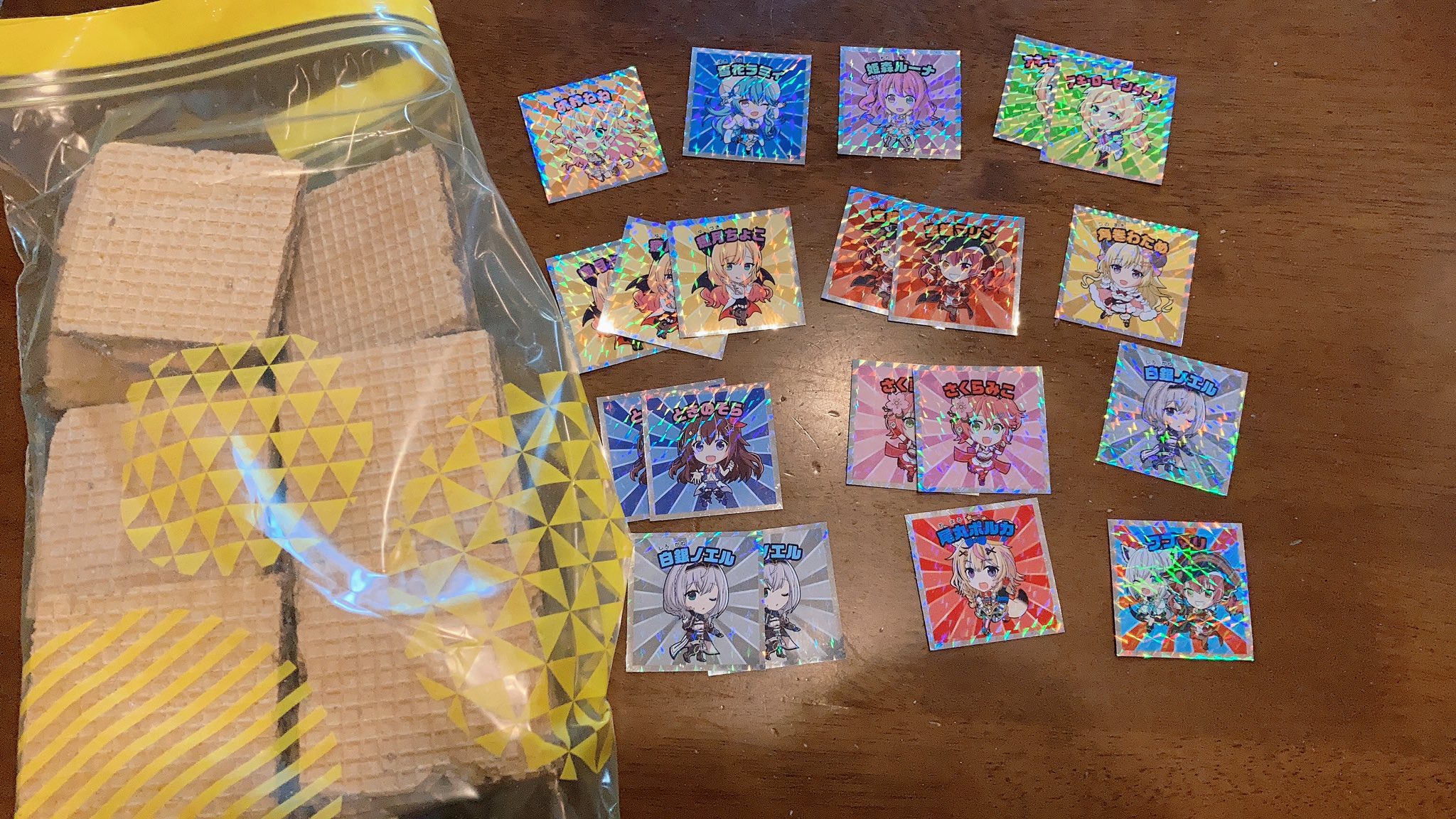 【画像】バチャ豚、シール入りホロライブチョコを爆買いするwuuwuwuwuwuuwuwuwuu\n_1