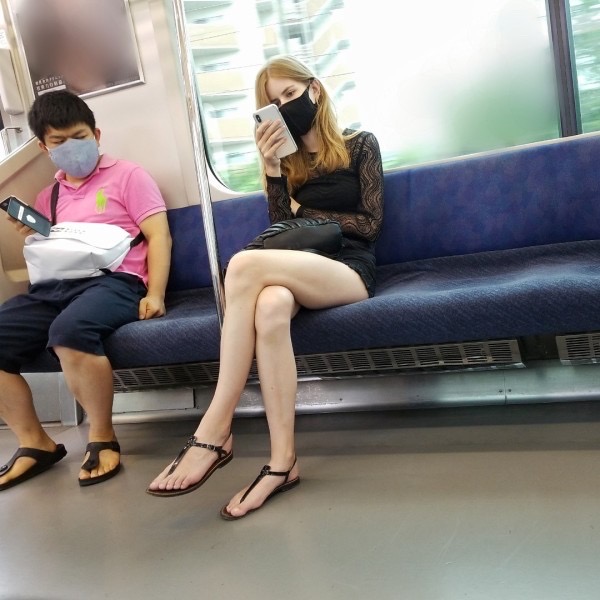 【画像あり】ゴブリンさん偶然エルフを発見してガン見してしまう www\n_1