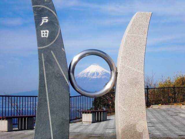 フェミさん、ラブライブのパンツにブチギレ「手淫をさせているようにしか見えない。本当に気持ち悪い」\n_1