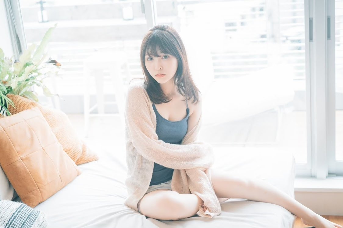 【画像】心霊ドキュメンタリー番組のアシスタントの涼本奈緒ちゃん可愛い上にえちえちな体を持っている\n_1
