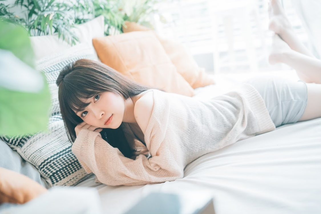 【画像】心霊ドキュメンタリー番組のアシスタントの涼本奈緒ちゃん可愛い上にえちえちな体を持っている\n_1