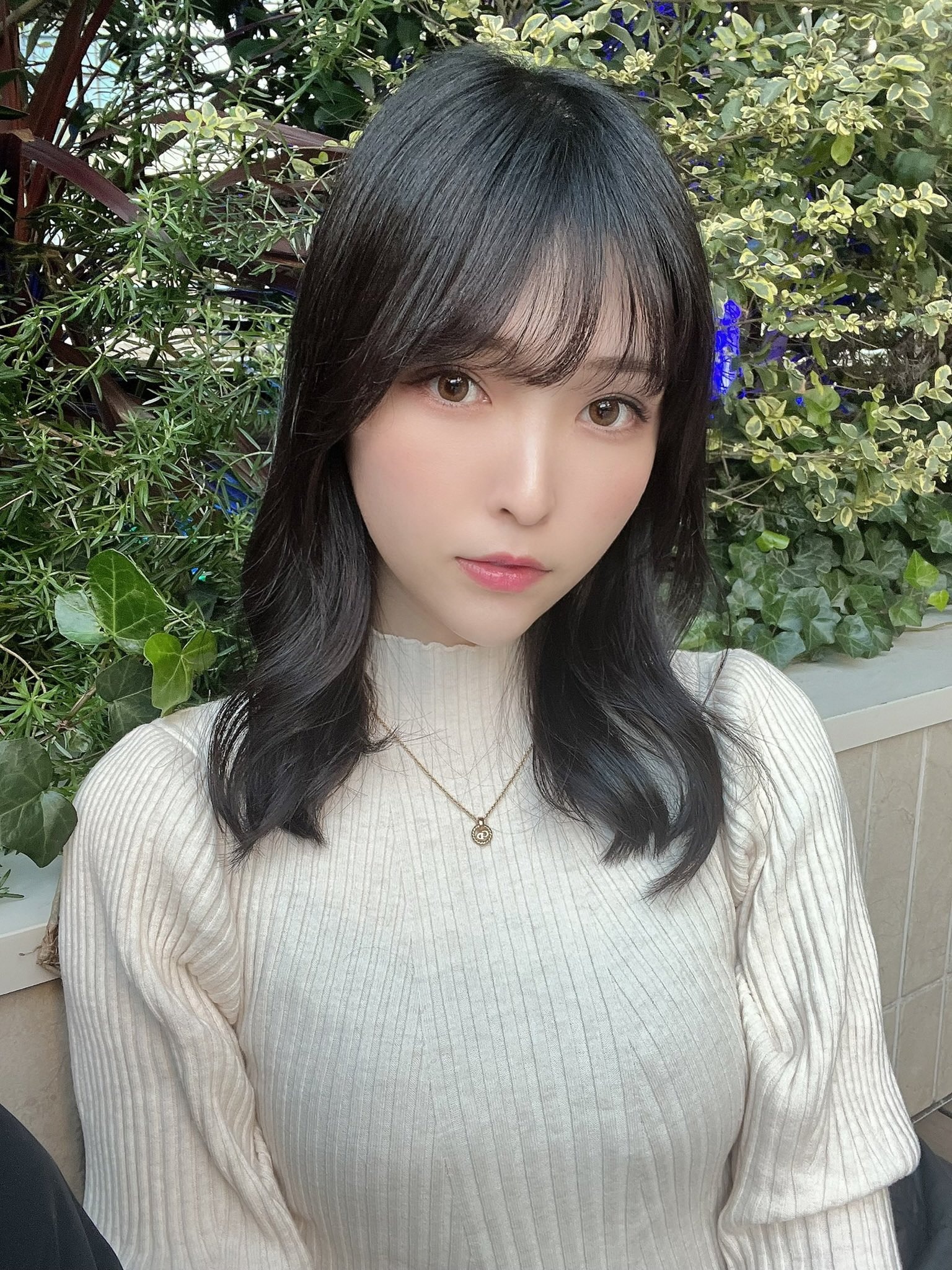 【画像】心霊ドキュメンタリー番組のアシスタントの涼本奈緒ちゃん可愛い上にえちえちな体を持っている\n_1