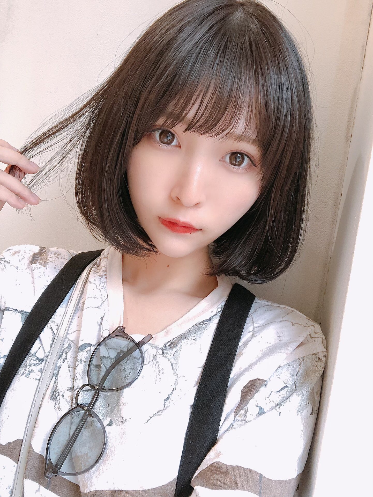 【画像】心霊ドキュメンタリー番組のアシスタントの涼本奈緒ちゃん可愛い上にえちえちな体を持っている\n_1