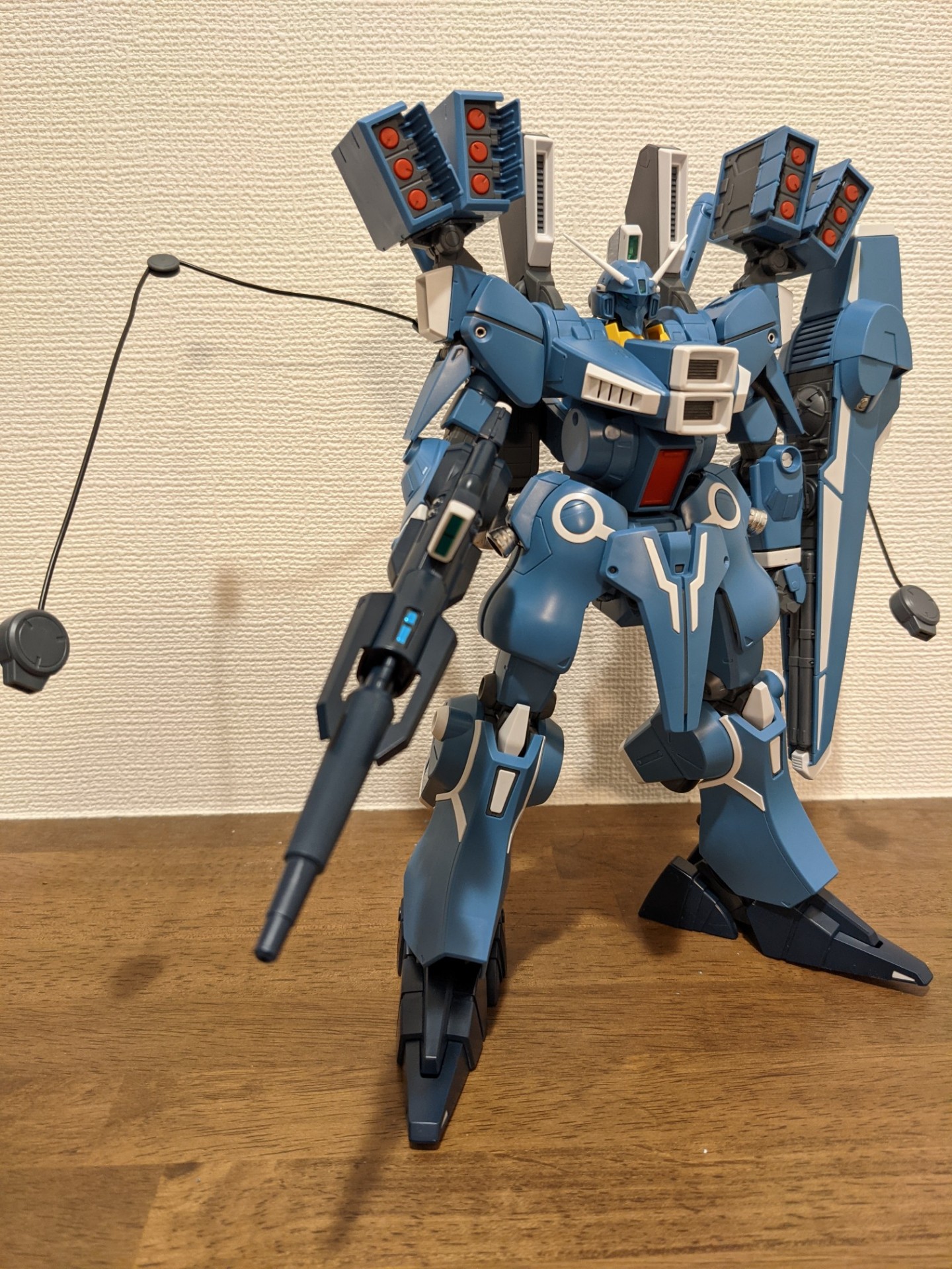 【悲報】ZZガンダムさん、キチガイが多すぎる\n_1