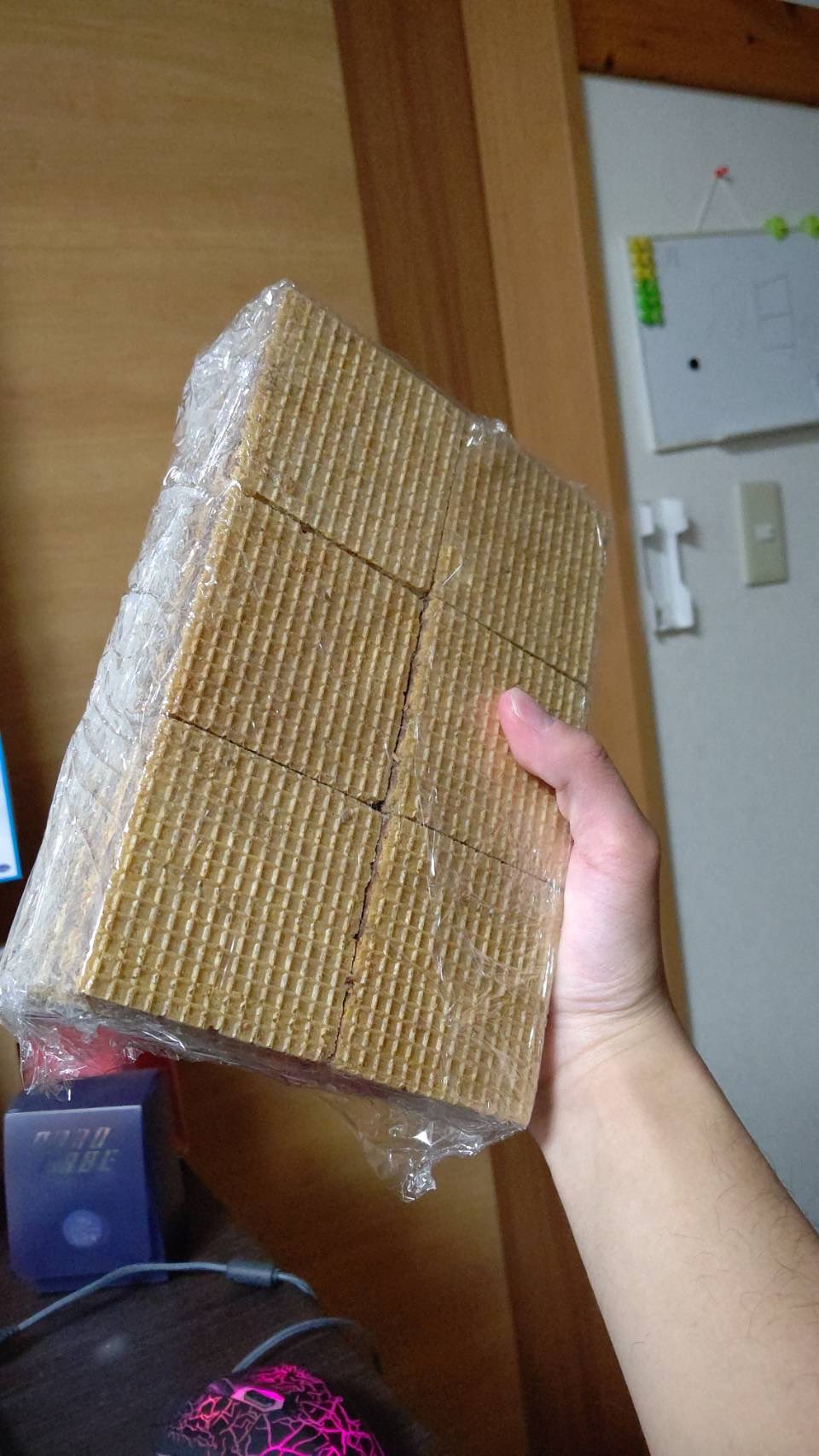 【画像】バチャ豚、シール入りホロライブチョコを爆買いするwuuwuwuwuwuuwuwuwuu\n_3