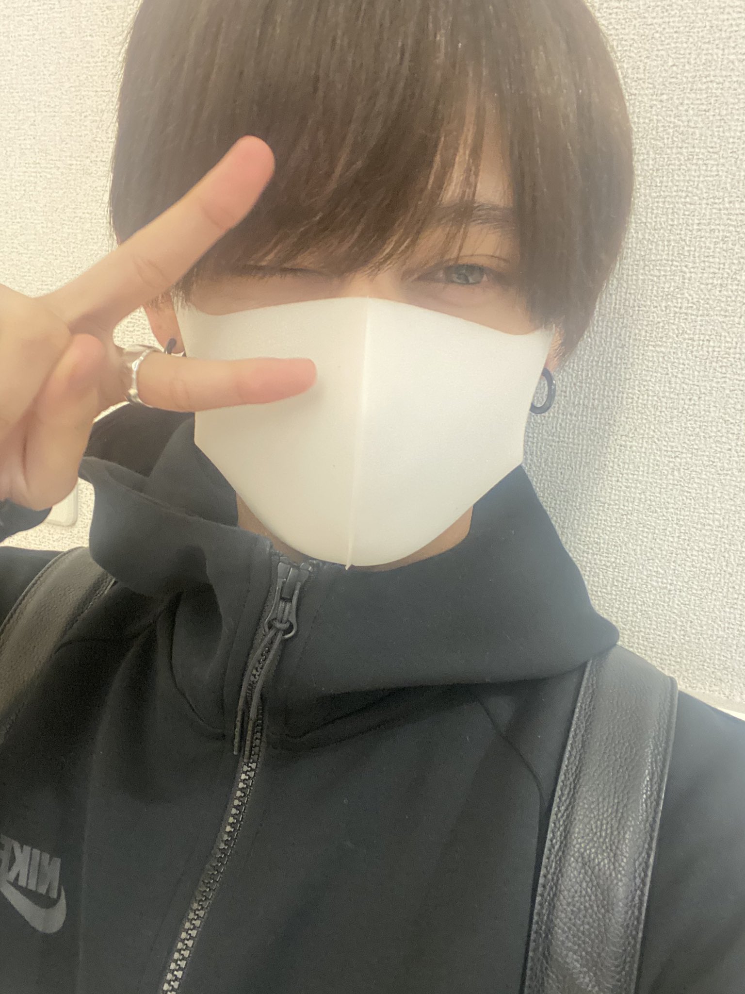 【悲報】JD｢最近の男大学生、だいたいコレ。｣👉\n_1