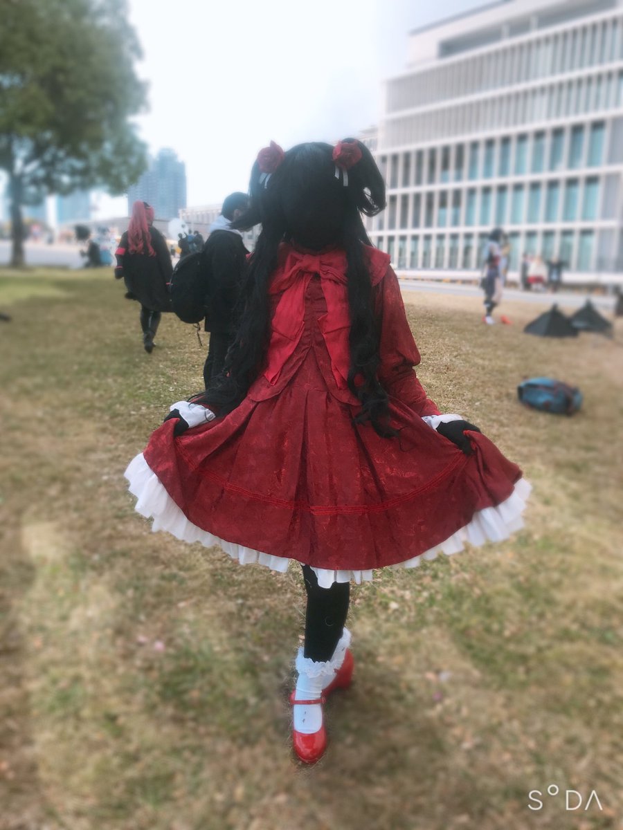 【画像】 コミケ会場の近くで別のコスプレイベントが開かれえちえち写真がツイッターに大量掲載ｗｗｗ\n_4