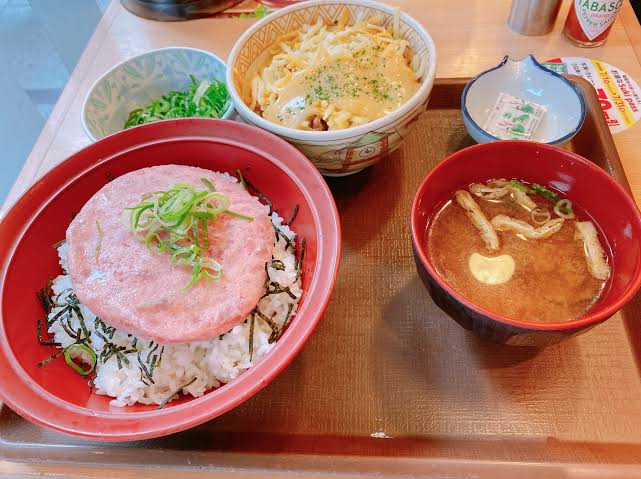 【悲報】ラブライブさん、チー牛を煽ってしまう\n_1