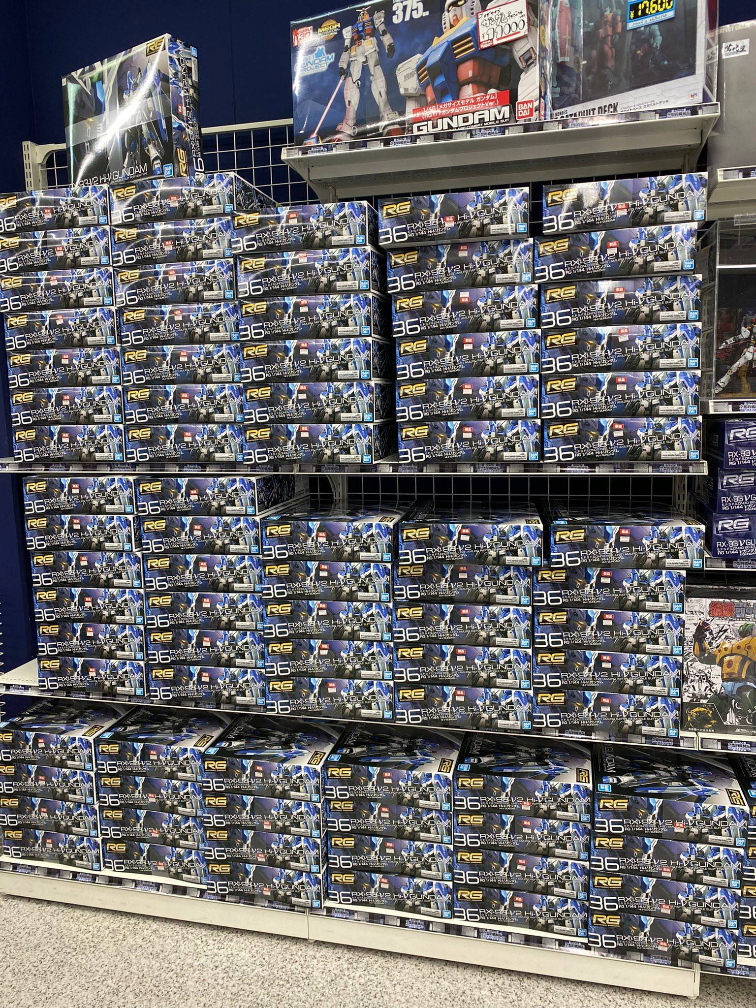 【朗報】Hi-vガンダムのガンプラ、ガチで山積みになる\n_1