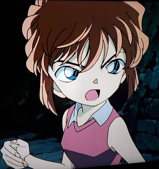 【画像】初期の灰原哀さん、小学生なのにおっぱいがでかすぎる…w\n_4