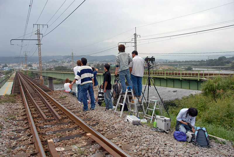 【悲報】撮り鉄さん、ついに日本脱出を決意 \n_3