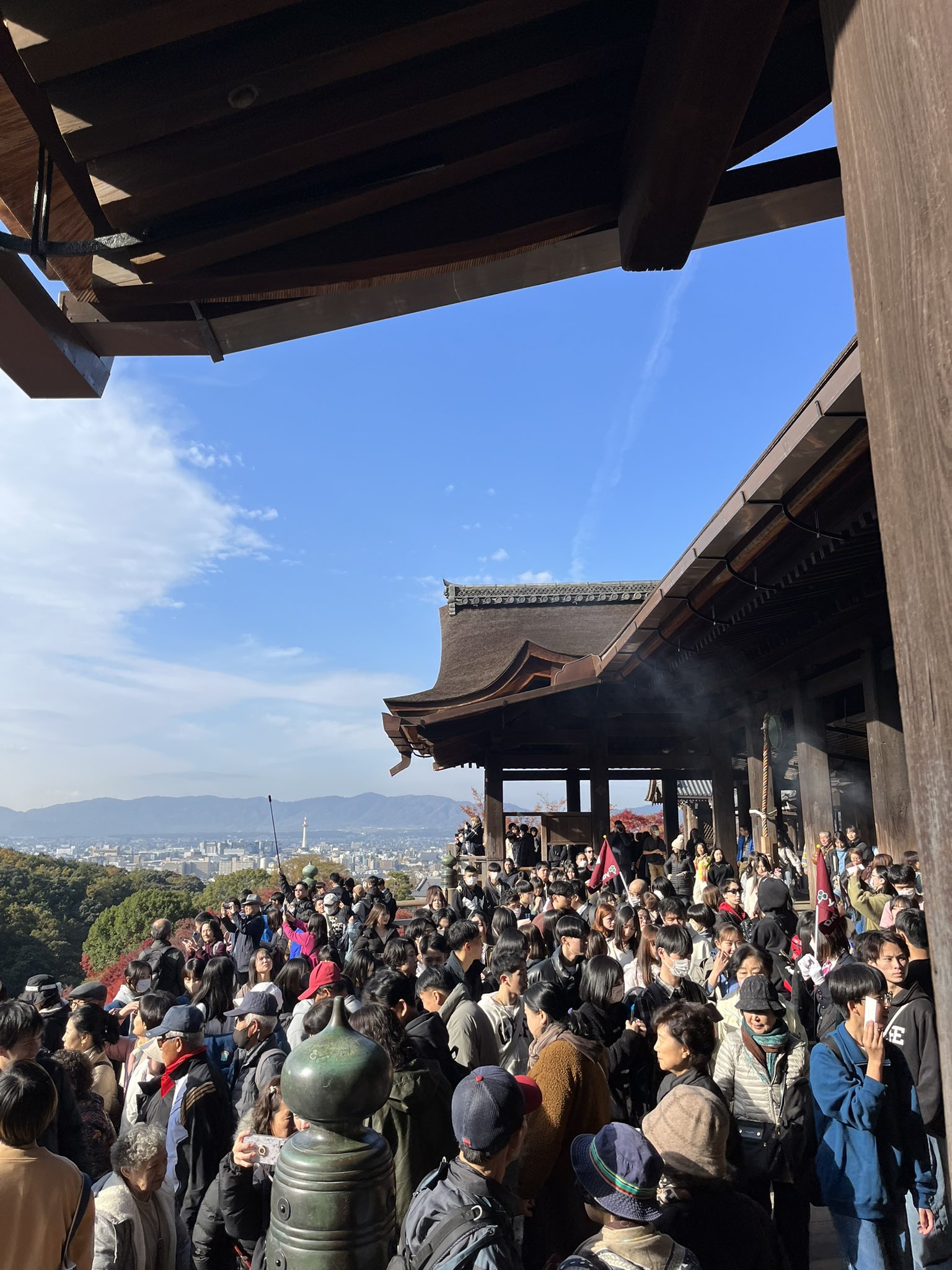 【画像】京都、人多すぎて限界突破ｗｗｗｗｗｗｗｗｗｗｗｗｗｗｗｗｗｗｗｗｗｗ \n_2
