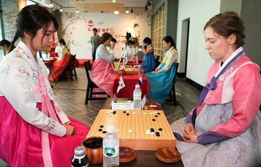 囲碁棋士の仲邑菫(15)、韓国で優勝し1000万獲得…韓国ネット「九段に勝ったのか。すばらしい」「彼女は本当に天才のようだ」  [462275543]\n_1