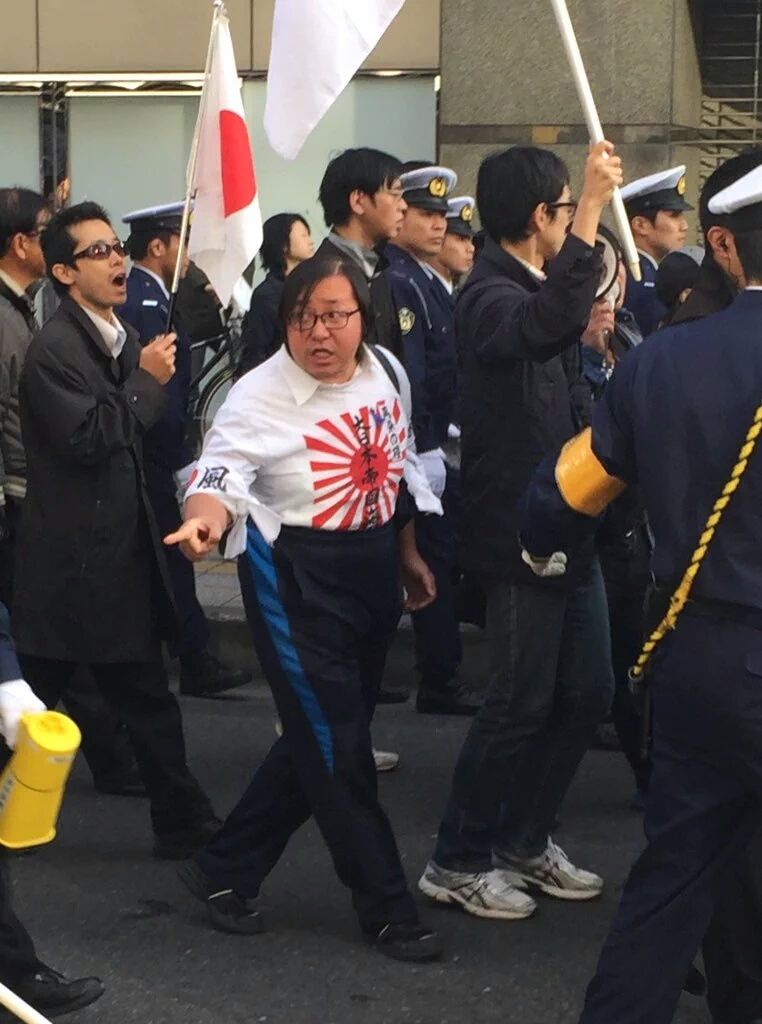 【速報】元在特会・桜井誠さん、生配信で怒涛の日本人叩き。「何が大東亜戦争はアジア解放ニダァ～！だよ保守はバカ」  [347334234]\n_1