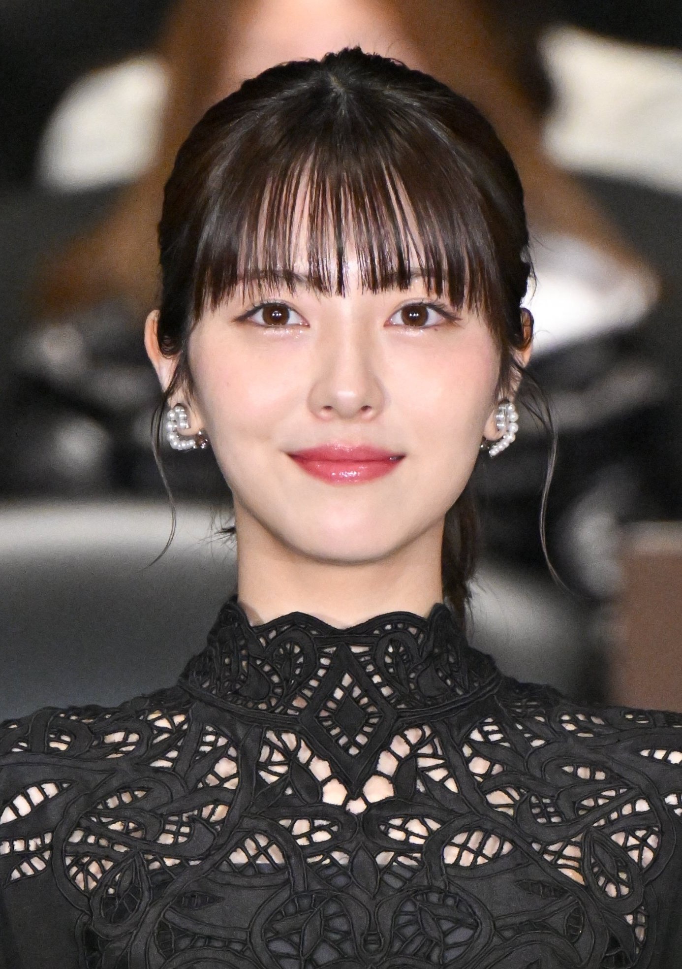 【画像】浜辺美波さんの顔面、完璧すぎる \n_1
