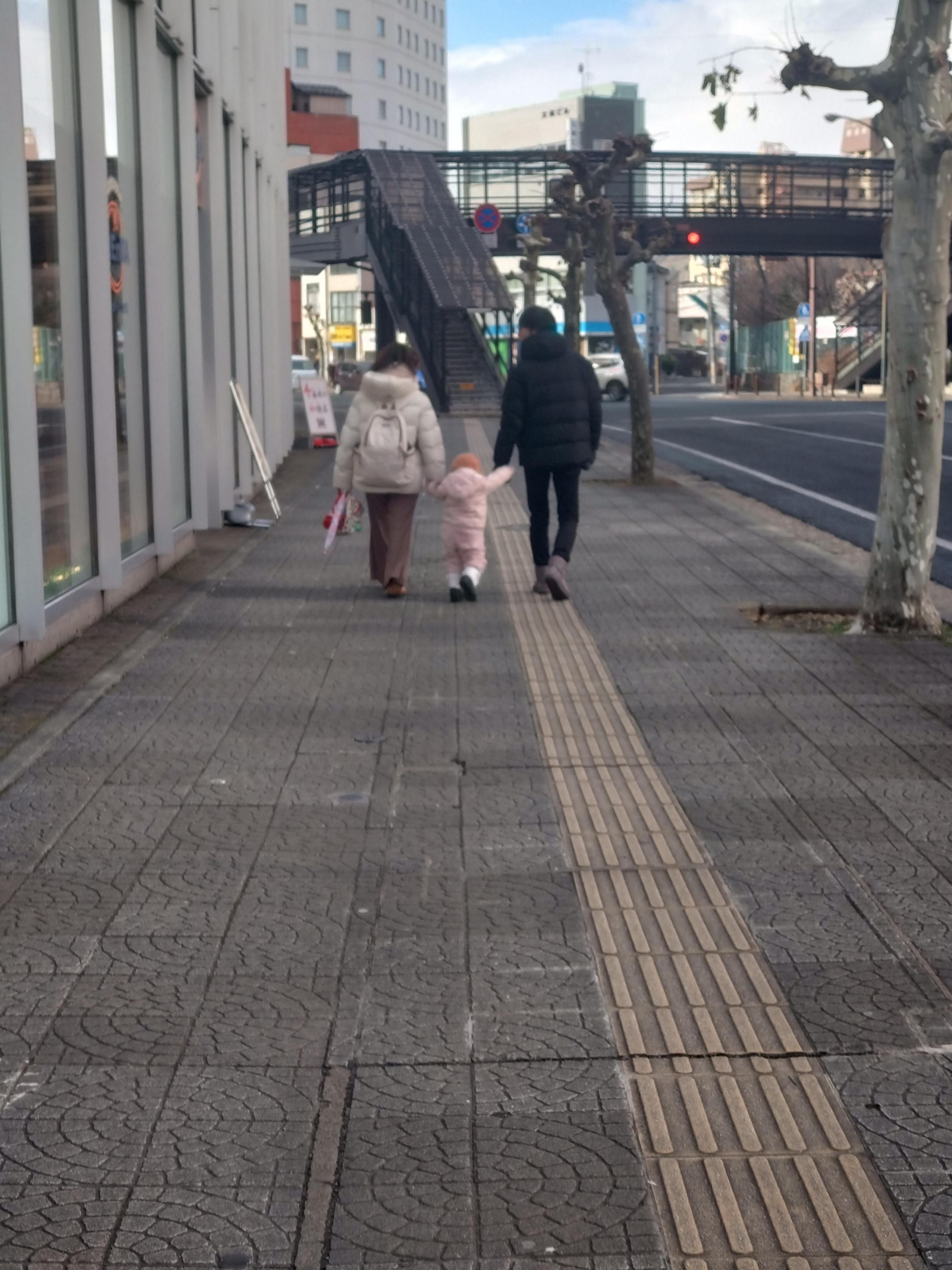 子作りするやつって何を考えてんだ？人生が終わるじゃん  [205023192]\n_1
