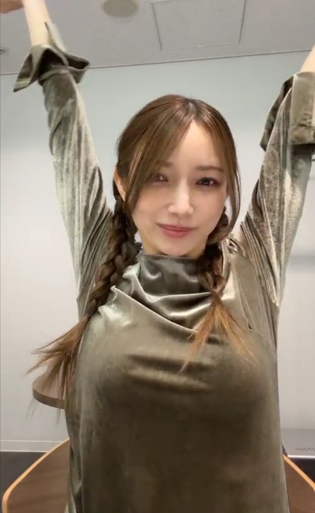 ゴマキ(後藤真希)、背伸びしただけでバズる💕wwwwww  [153490809]\n_1