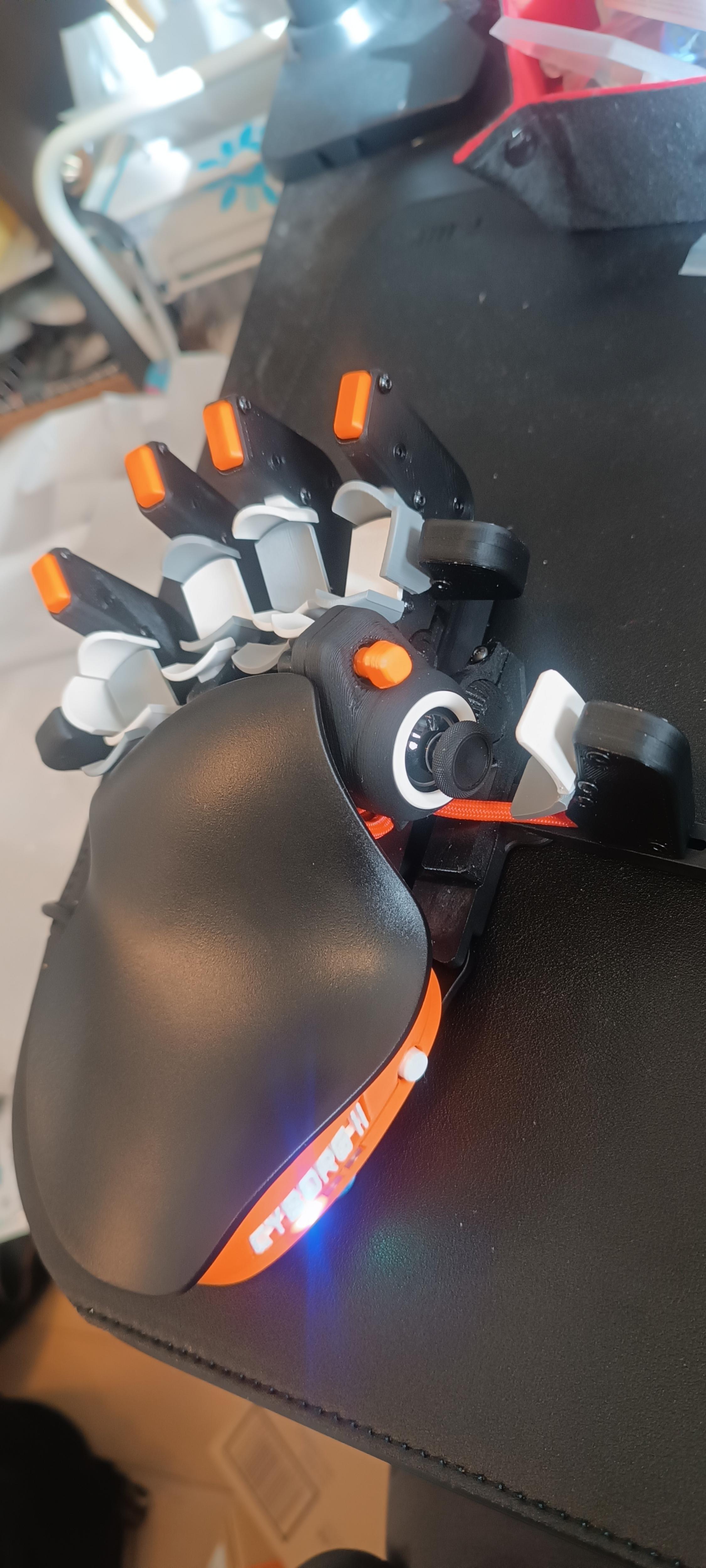 【悲報】ワイ「PCでゲームやってみるか」PC「WASDで移動！小指shiftでダッシュ！ctrlでしゃがむ！」  [839150984]\n_1