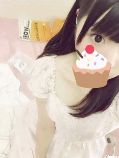 【悲報】さくらみこちさん、深夜４時にラーメンとおにぎり２個を爆食してしまう…  [601437148]\n_2