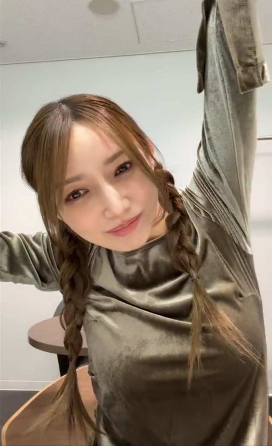 ゴマキ(後藤真希)、背伸びしただけでバズる💕wwwwww  [153490809]\n_2