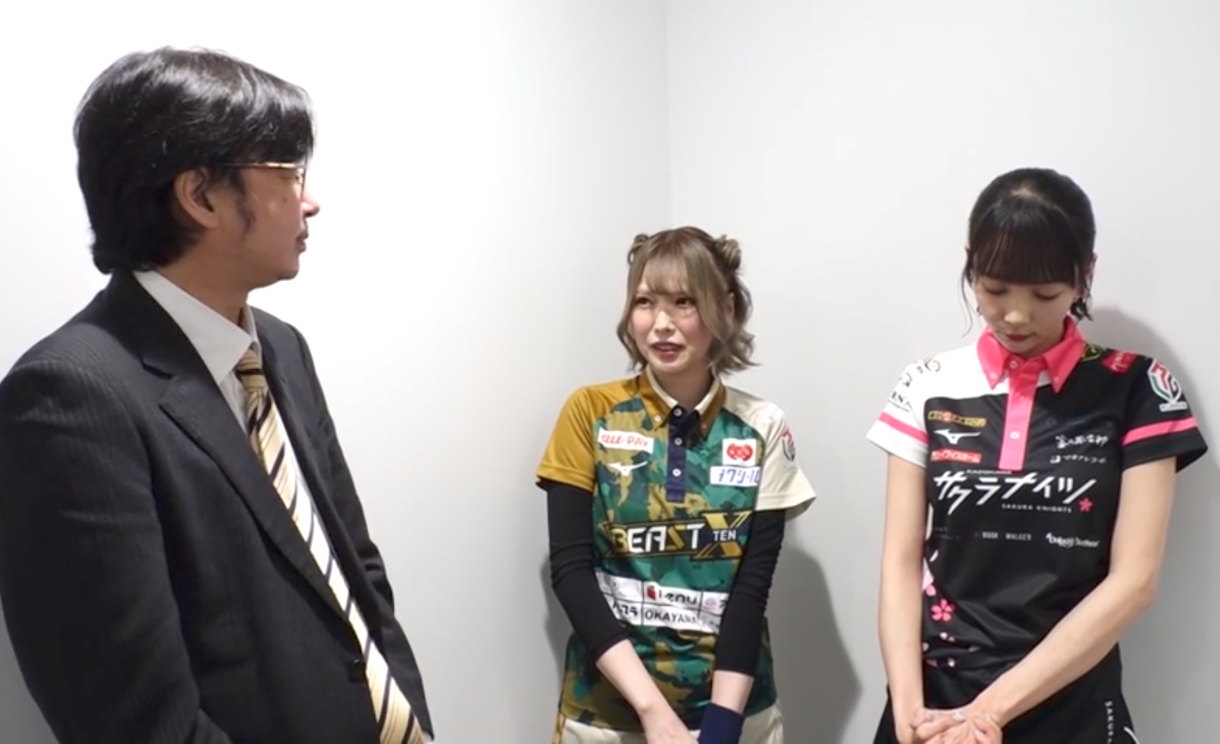 岡田紗佳、Mリーグの楽屋配信でインタビュアーに陰口言ってるのが流れて炎上・謝罪  [481941988]\n_3