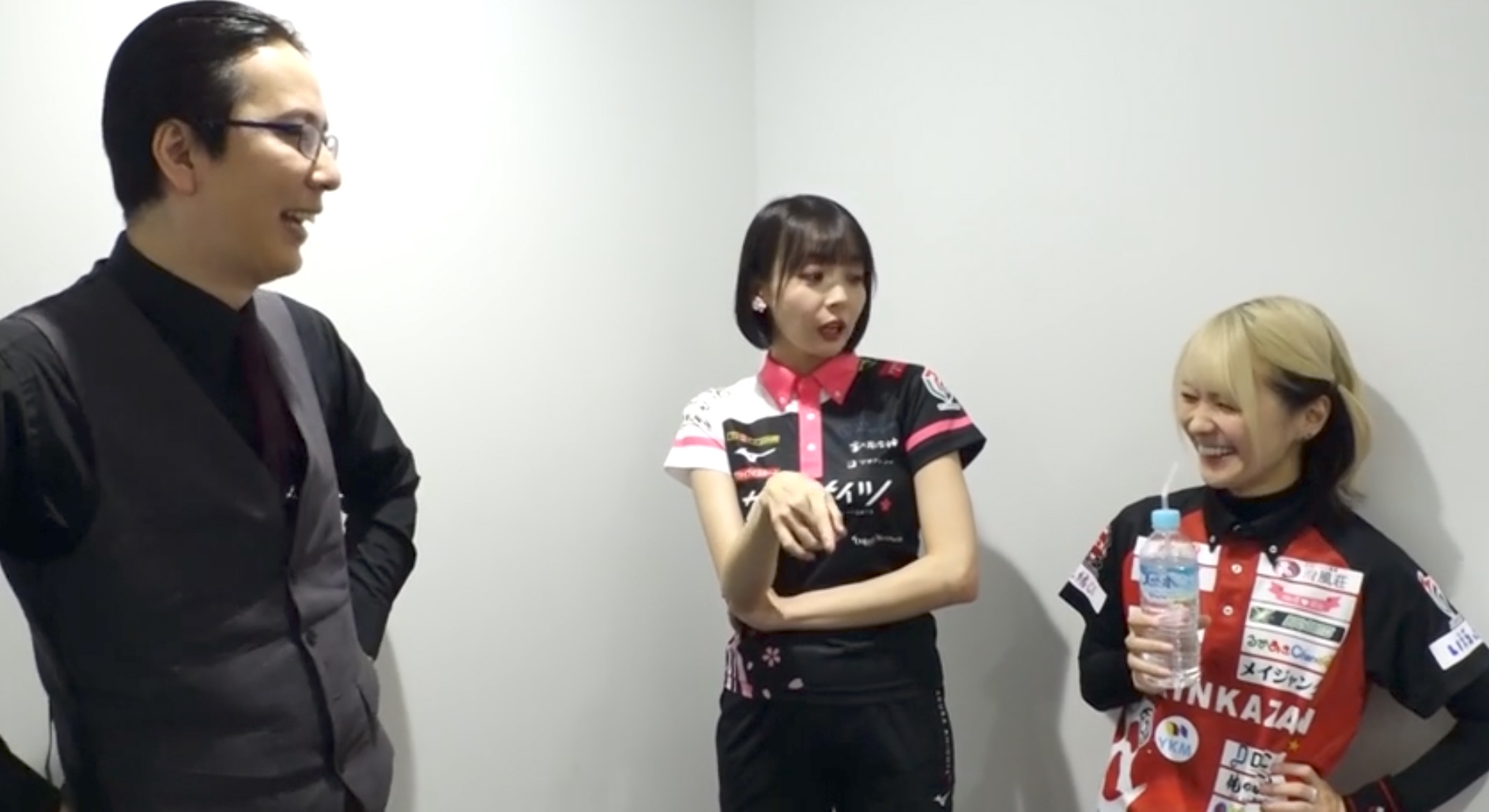 岡田紗佳、Mリーグの楽屋配信でインタビュアーに陰口言ってるのが流れて炎上・謝罪  [481941988]\n_6