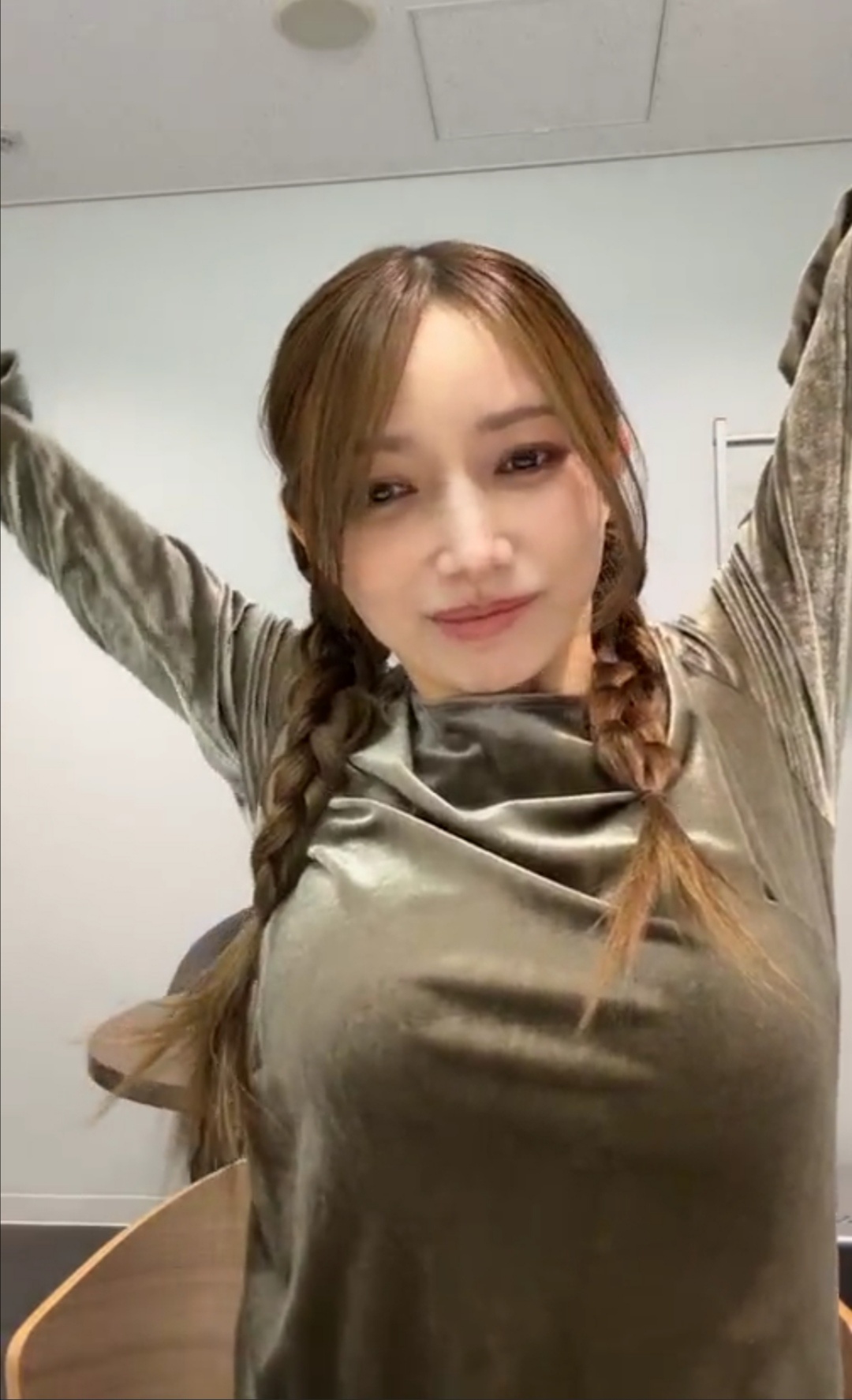 ゴマキ(後藤真希)、背伸びしただけでバズる💕wwwwww  [153490809]\n_6