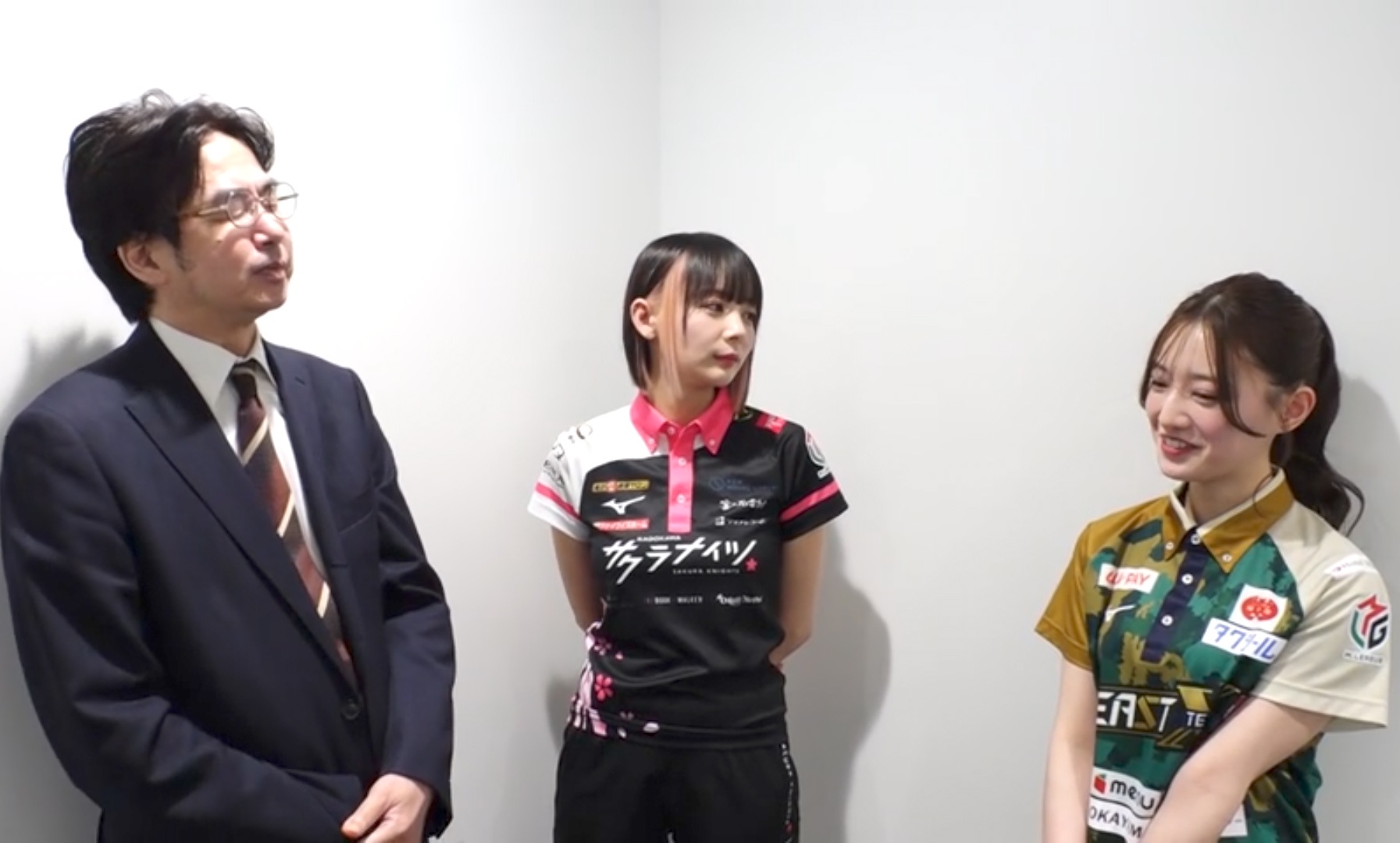 岡田紗佳、Mリーグの楽屋配信でインタビュアーに陰口言ってるのが流れて炎上・謝罪  [481941988]\n_9