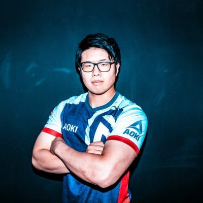 【悲報】プロゲーマー、米国入管で謎のジョークを飛ばしたため大会出場辞退するハメになる  [821395612]
_423_423