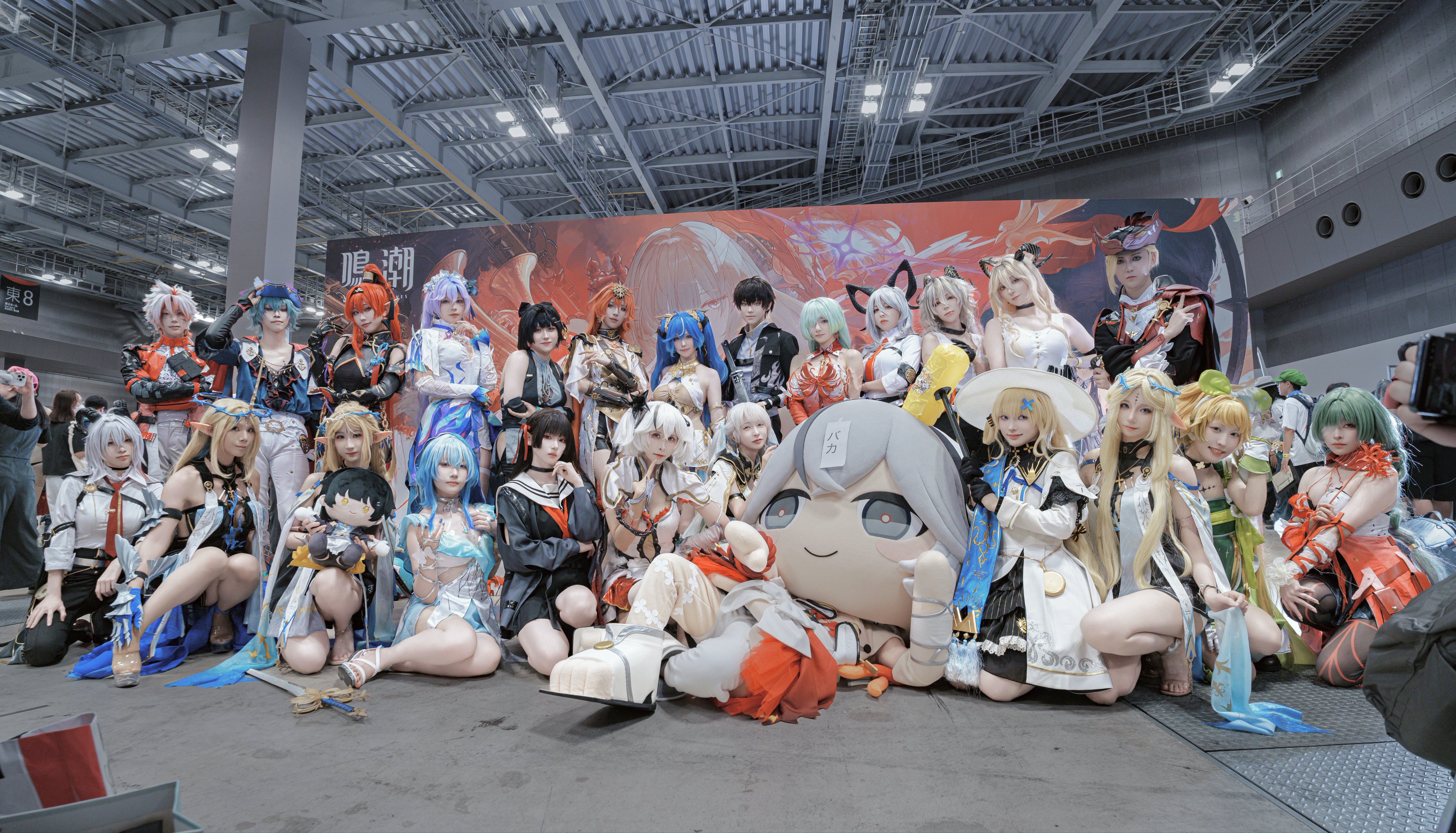 【悲報】コミケのコスプレ、企業だらけになって終わるｗｗｗｗｗｗｗ  [977790669]
_1_1