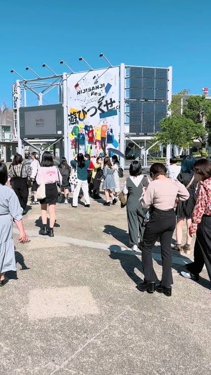 統計「Vtuber好きな男をマッチングアプリで調べて見た。身長164cm以下、実家暮らし、年収200万円以下が最多層」  [159091185]
_291_291