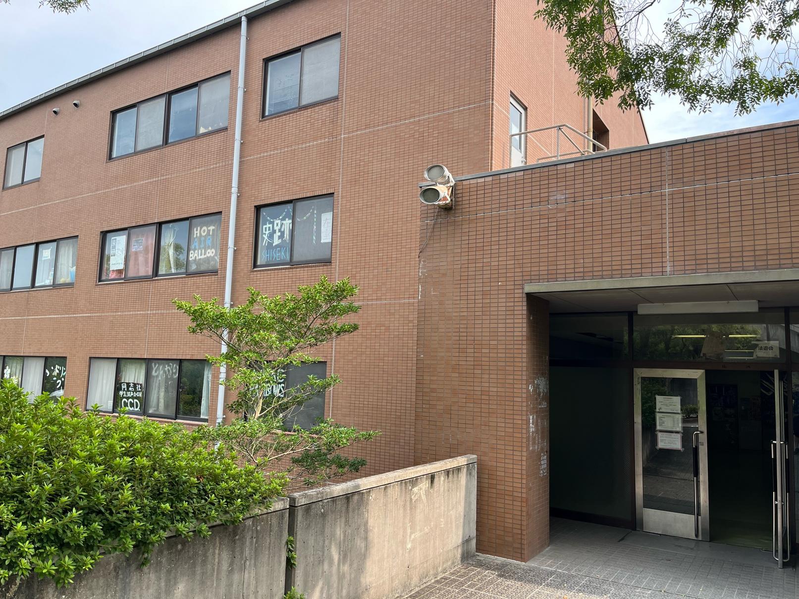 【悲報】声優専門学校の授業風景、むっちゃ楽しそうwwwwwwwwwwww俺もこんな青春送りたい人生だった…  [786648259]
_34_34