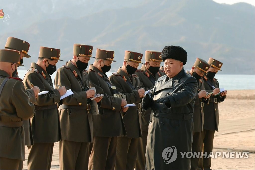 上司｢メモ取った？｣Z世代部下｢まとめてチャットしてくださいw｣👈上司側が無能だと叩かれてしまう  [242521385]
_54_54