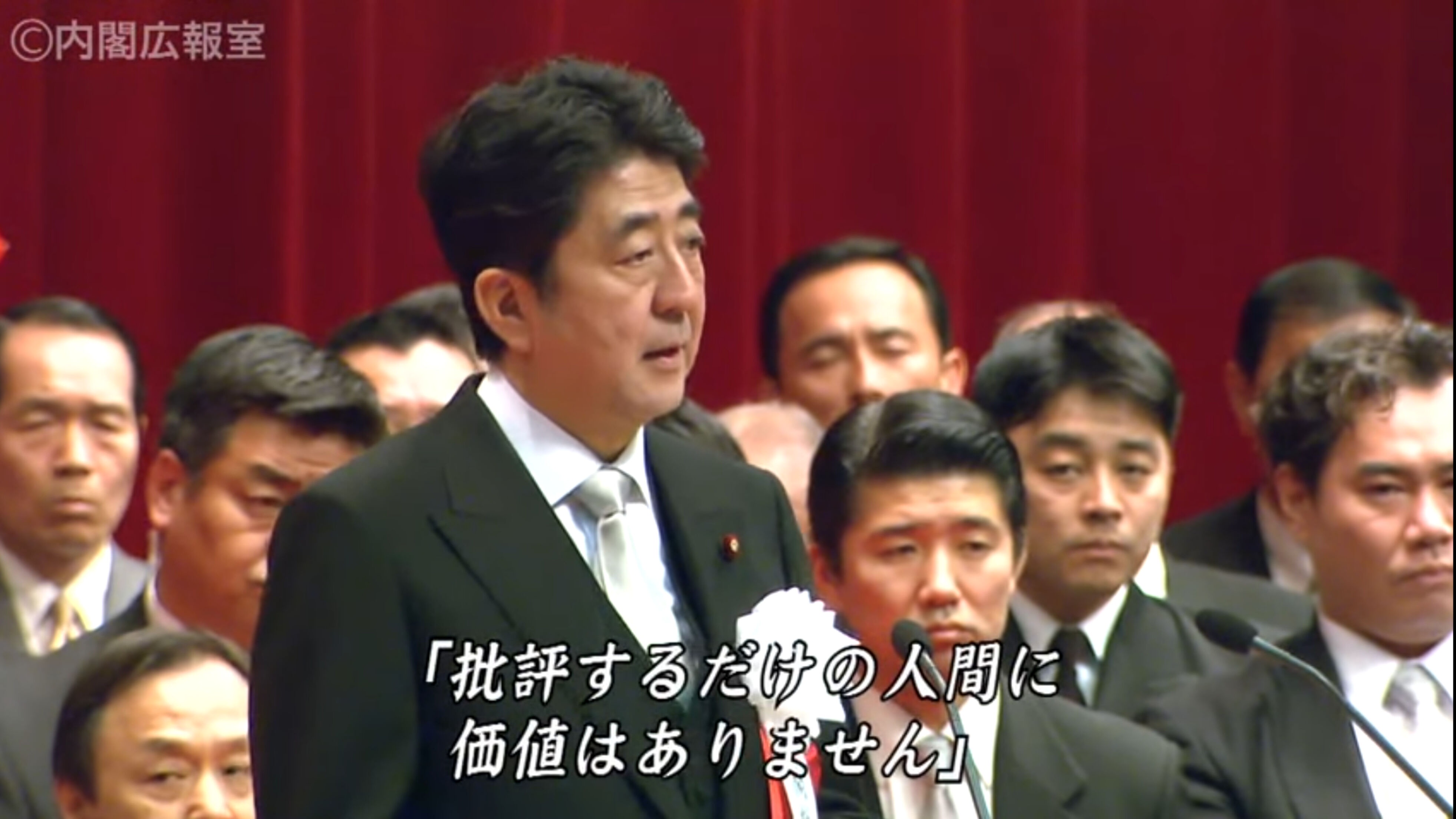 VTuber叩きが大流行してる理由、1枚の画像で解説される…！！  [858219337]
_2_2