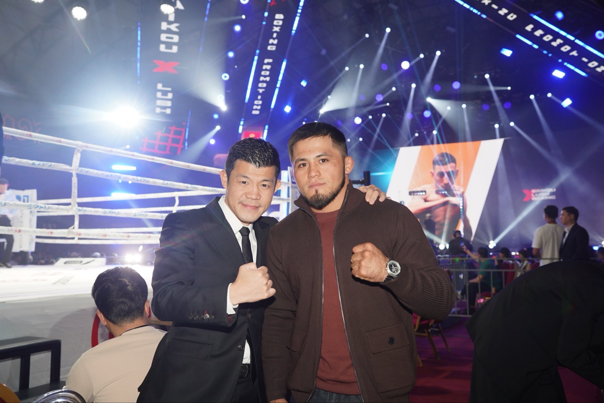 【画像】朝倉未来さん、開始3分でとんでもない姿になってしまうwwwwww 
_16_16