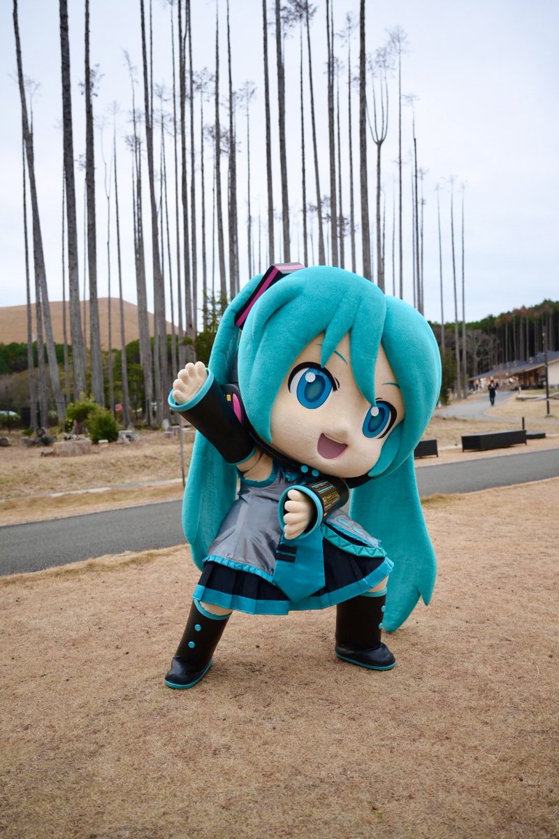VTuber「星街すいせい」氏の始球式、なんか微妙な雰囲気になる  [191842688]
_120_120